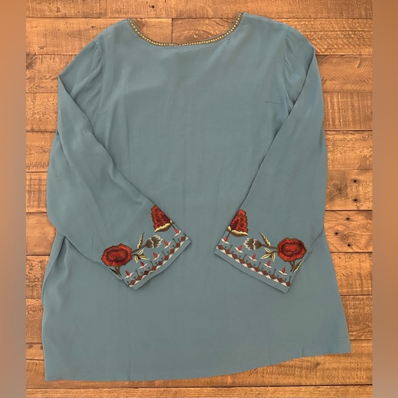 NWT Soft Surroundings Teal Blue Pathfind Floral Embroidered Top - Size L - Picture 2 of 6